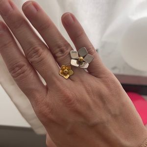 Fendi flower ring. Gold and silver enamel